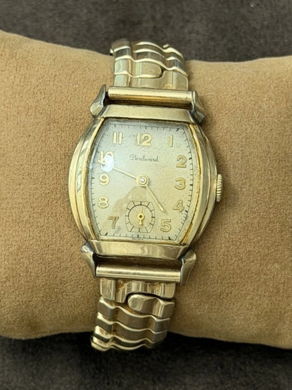 Boulevard Vintage Manual Wind Watch Gold Tone Cushion Case Beige Arabic Dial